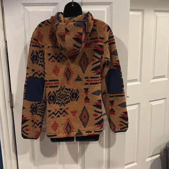 North Face 3 quarter zip with zip pockets and hood pullover in tan,black and red - Picture 2 of 3